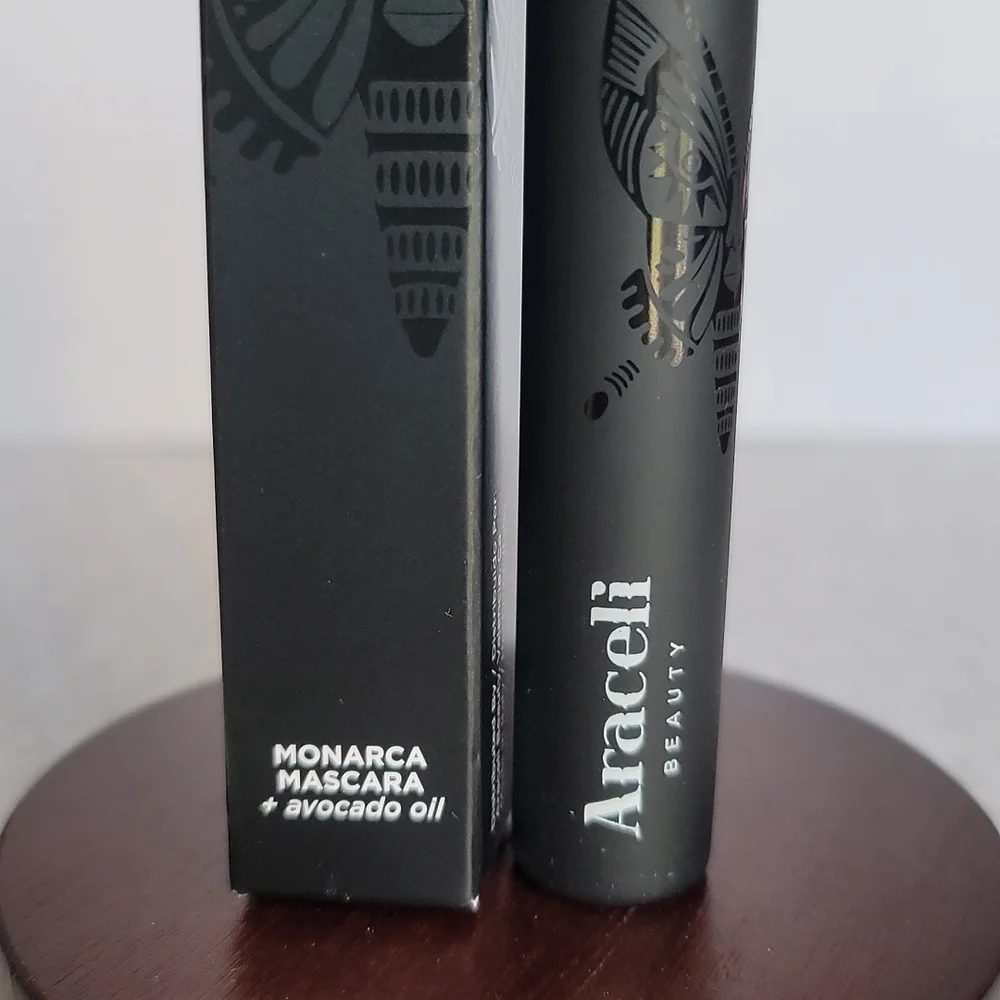 ARACELI BEAUTY Monarca Mascara in Black